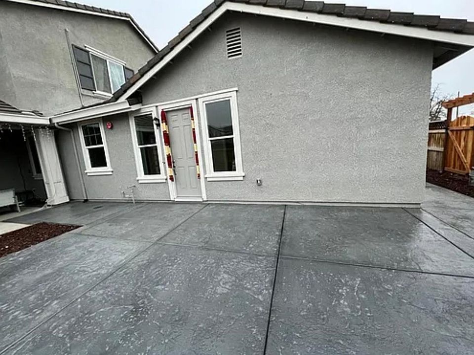 1st image of 1556 S Oliveira Dr #2