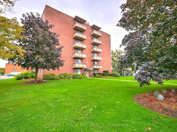 264 Grantham Ave #209, Saint Catharines, ON L2M 5B5