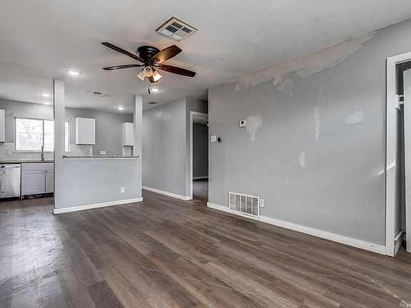 4th image of 5647 Middlefield