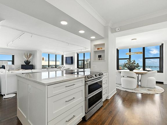 5th image of 3150 N Lake Shore Dr APT 29F