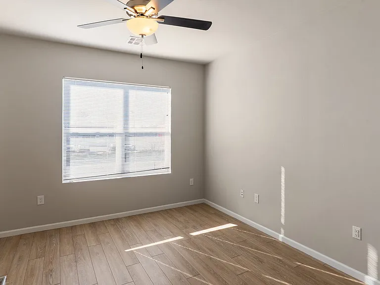River West Apartments — Photo 54