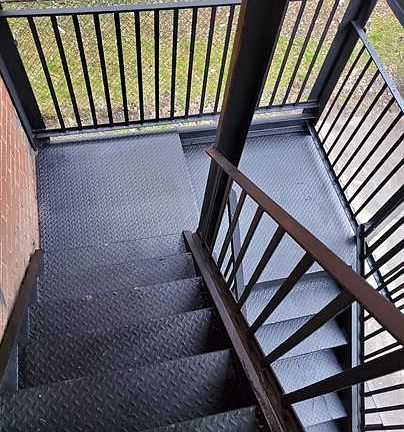 4th image of 270 Sigourney St #10466792