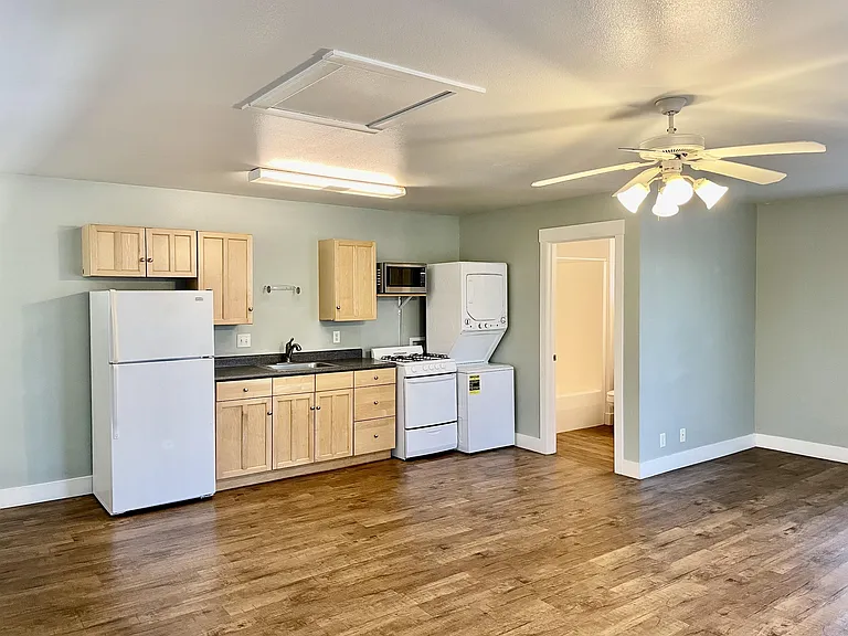 2402 McGie St #B — Photo 3