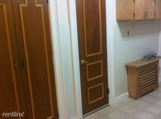 6510 Myrtle Ave, Ridgewood, NY 11385