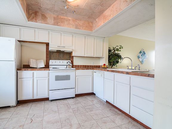 3rd image of 1618 Jameson Dr