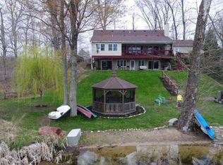58330 Smith Lake Dr, Dowagiac, MI 49047