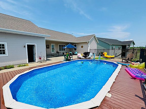 5th image of 1113 Fox Run Dr
