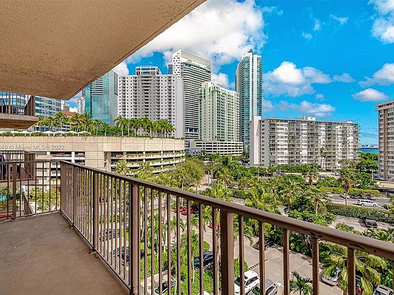 4th image of 1450 Brickell Bay Dr APT 711
