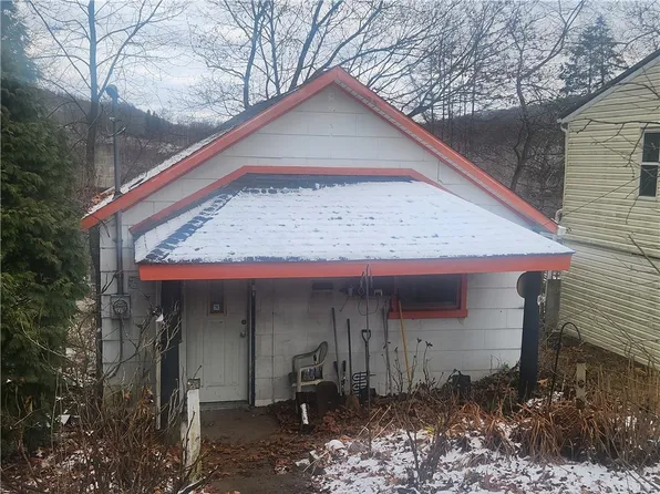 1133 Terrace Ave, Vandergrift, PA 15690