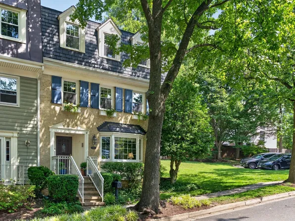 2015 N Brandywine St, Arlington, VA 22207