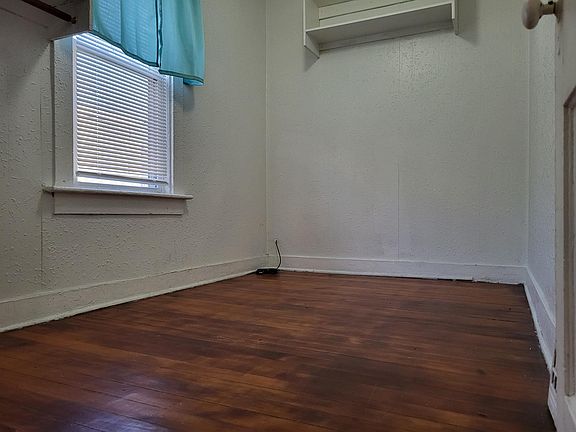 4th image of 2462 N Holton St