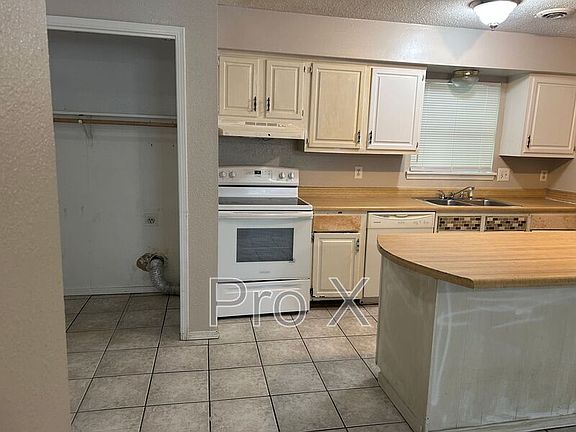 3rd image of 1605 Juniper Cir #C