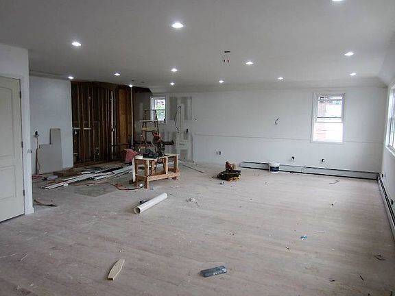 3rd image of 11802 195th St