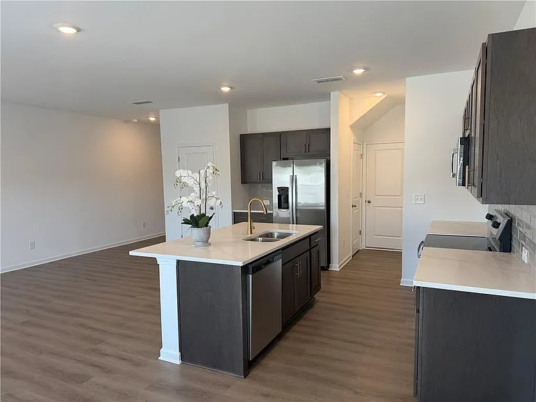 6715 Armonia Dr SW — Photo 8