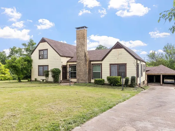 701 5th St, Honey Grove, TX 75446