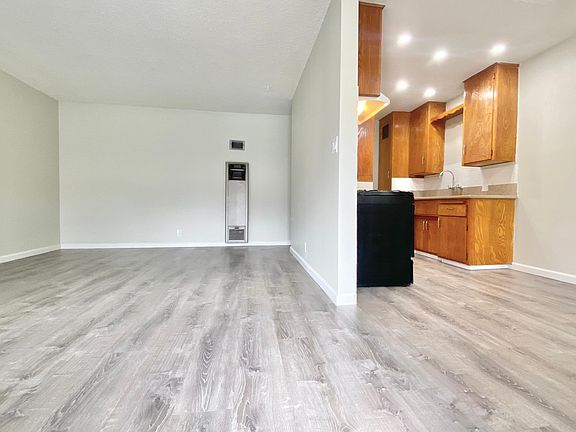 4th image of 1341 E Orange Grove Blvd #8