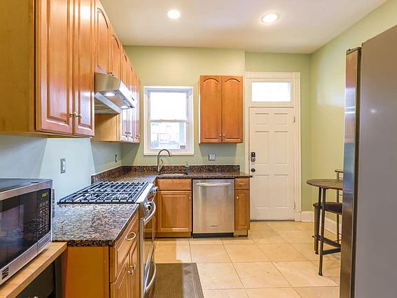 4th image of 49 Quincy Pl NE #2