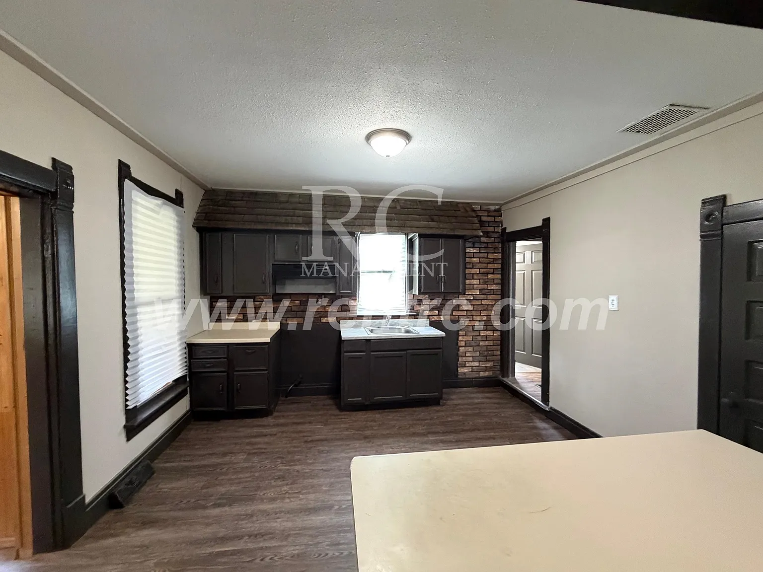 3 bed, 1150 sqft, $875 — Photo 2