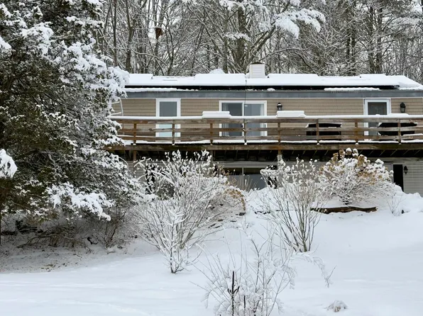 5 Old Turnpike Road, Epsom, NH 03234