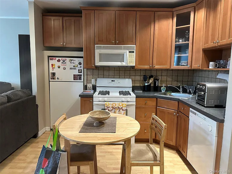 310 Riverside Blvd #1G — Photo 1