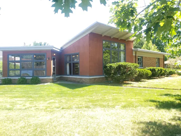 1109 Baker Dr, Elkhart, IN 46516