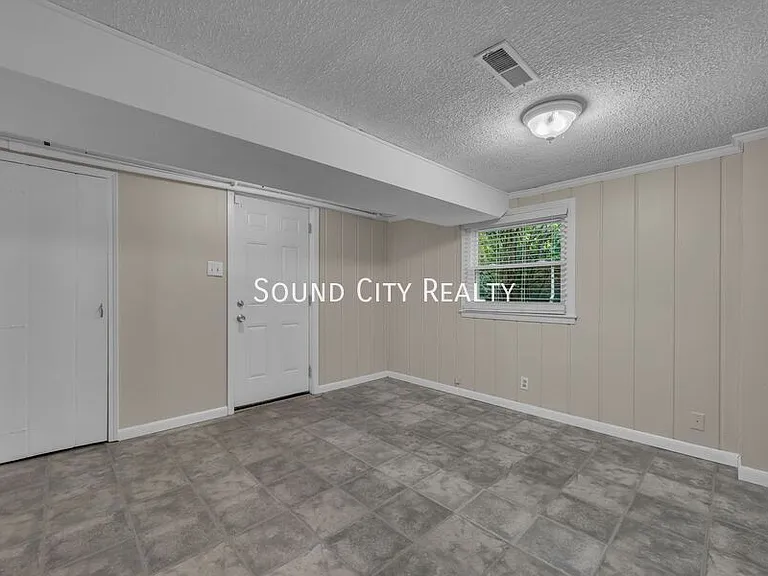 2820 Saint Edwards Dr — Photo 15