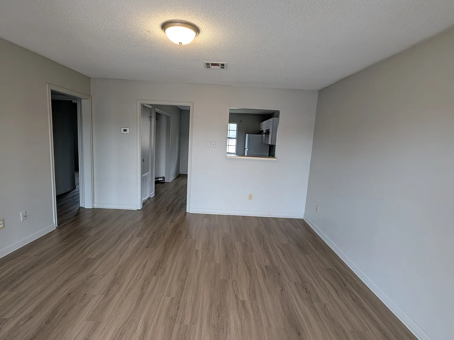 2 bed, 1.5 bath, 1000 sqft, $800 — Photo 1