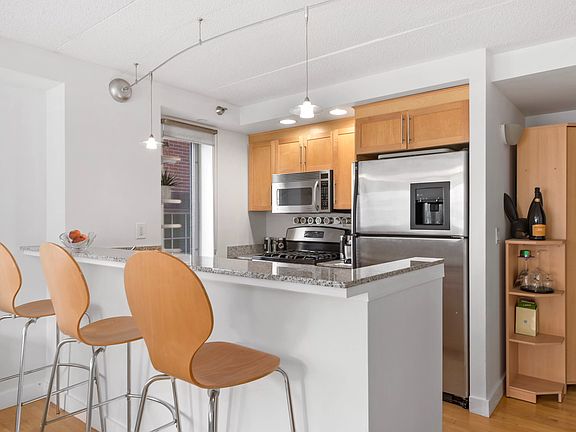 4th image of 53 Boerum Pl APT 4J