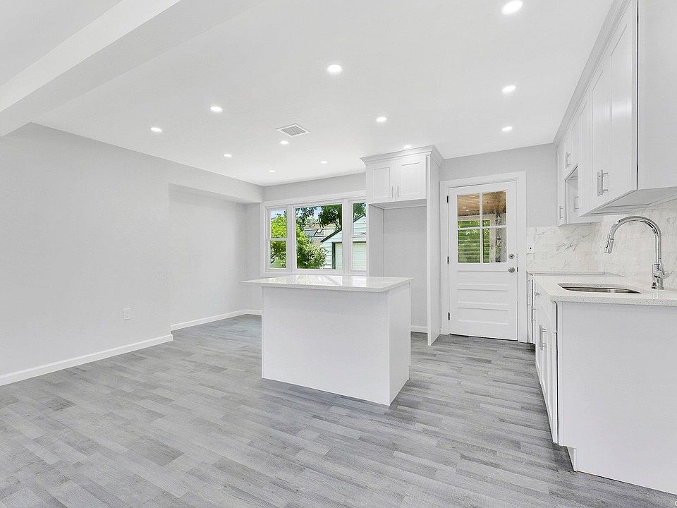 1st image of 956 Alexander Avenue