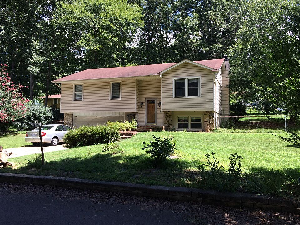 1st image of 4 Spring Valley Ct