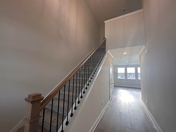 3rd image of 664 Ashburn Drive #Wd307