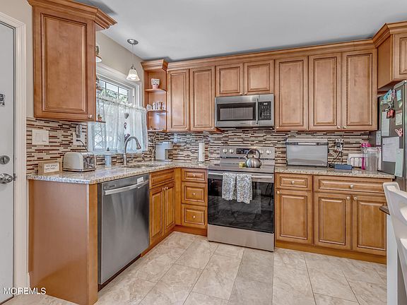 3rd image of 437D Portsmouth Drive