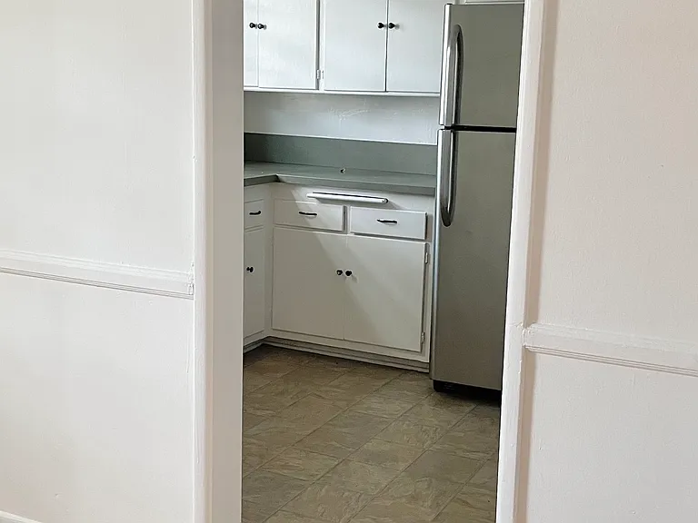 228 S Sycamore Ave #11 — Photo 7