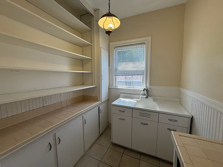 830 1/2 Taylor Ave — Photo 12