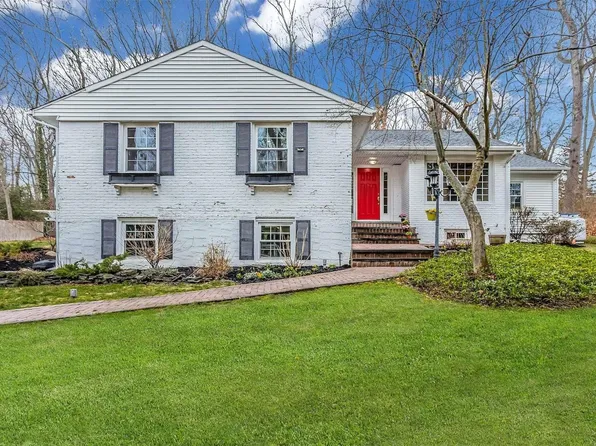 253 Sugar Toms Lane, East Norwich, NY 11732