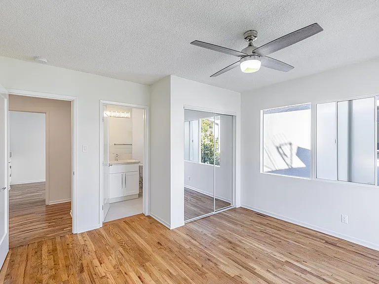 1028 6th St #1026D — Photo 8