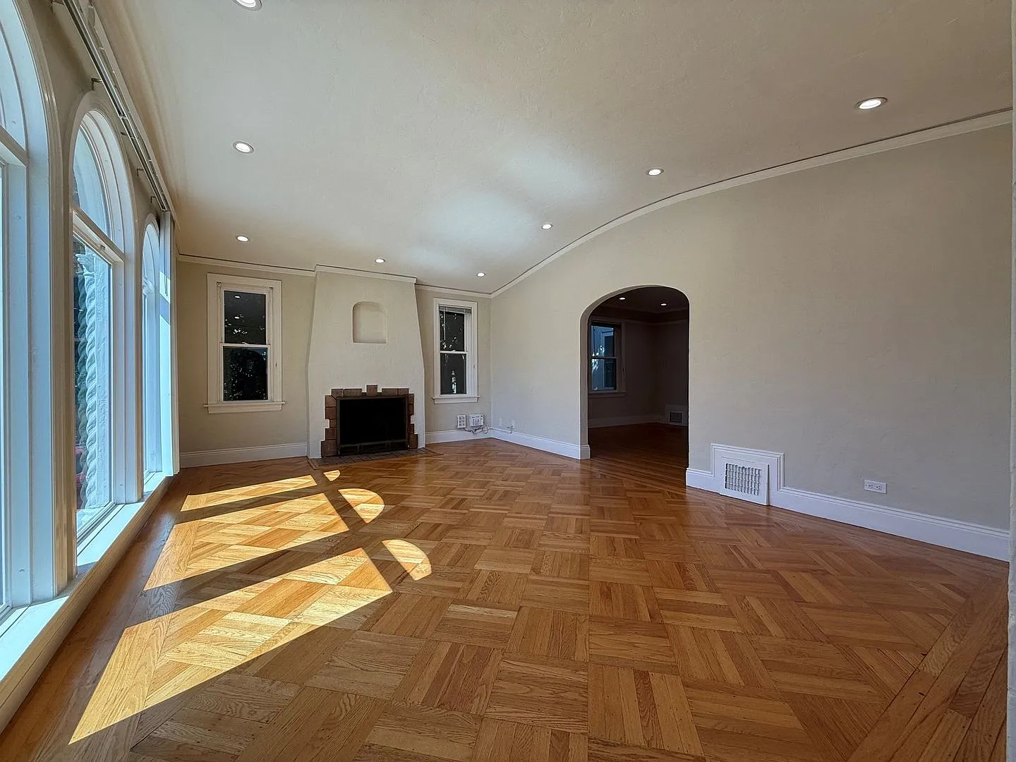 Bordered Burlingame — Photo 3