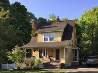 73 S Nauraushaun Rd, Pearl River, NY 10965