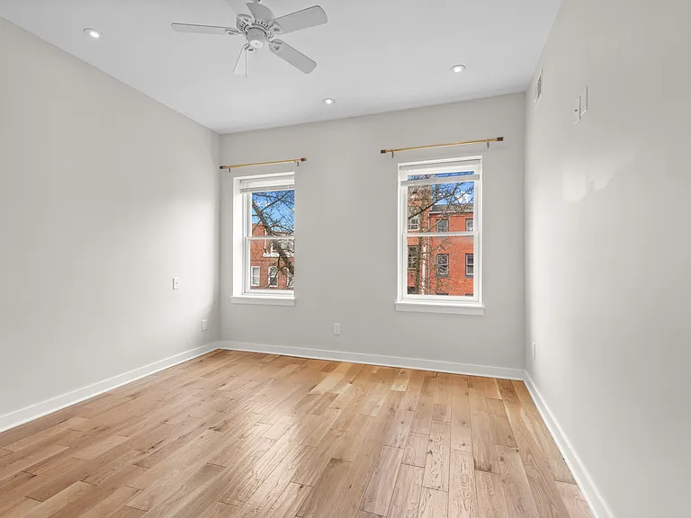 335 S Chester St — Photo 11