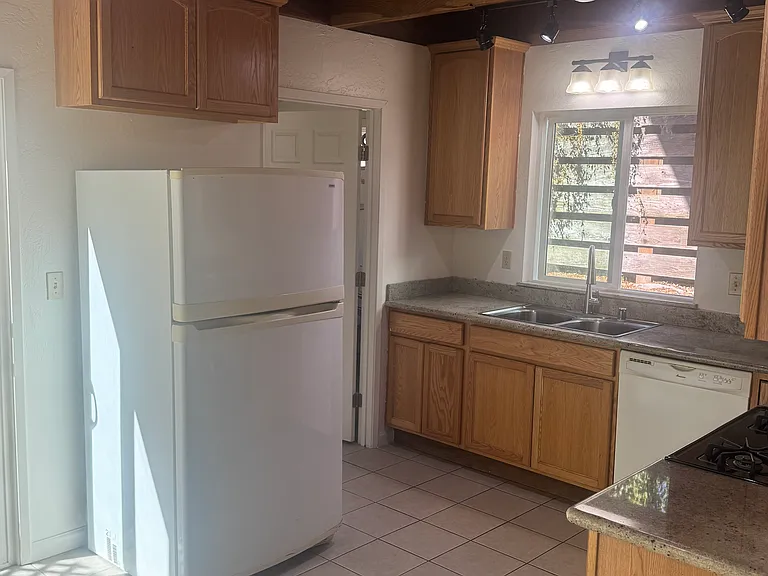 115 Christel Oaks Dr #B — Photo 7