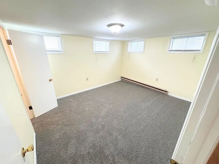 1606 W Healey St — Photo 8