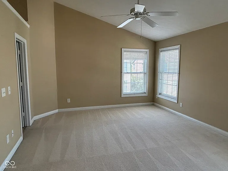 8645 Meridian Square Dr — Photo 24
