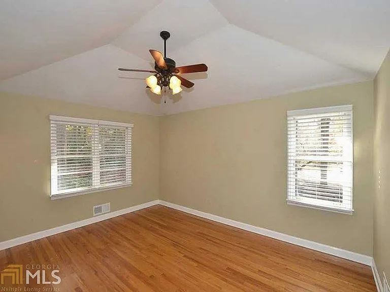 1019 Crane Rd NE — Photo 14