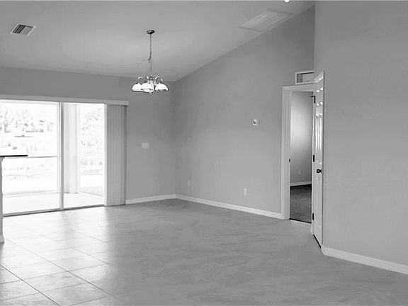 4th image of 3404 SW 8th Pl