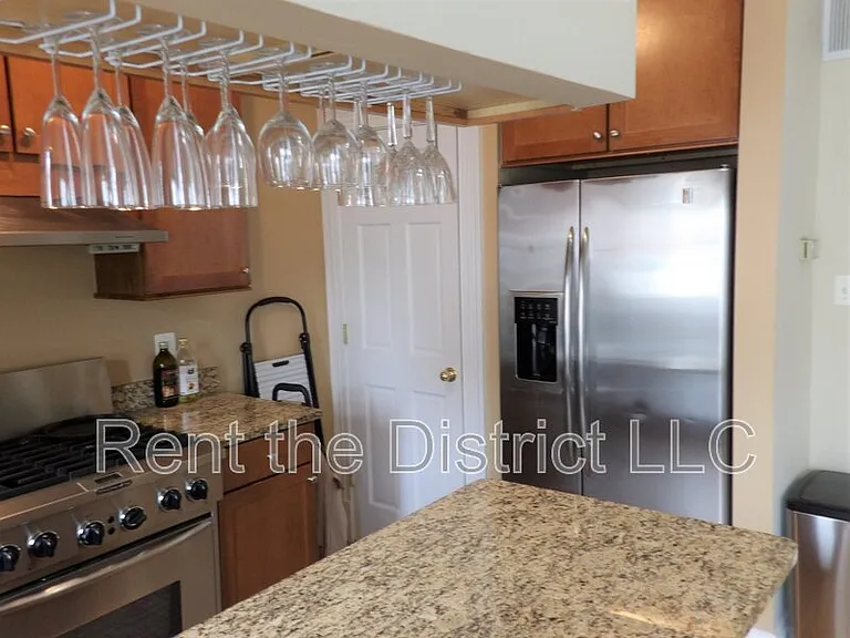 1114 Abbey Pl NE — Photo 6