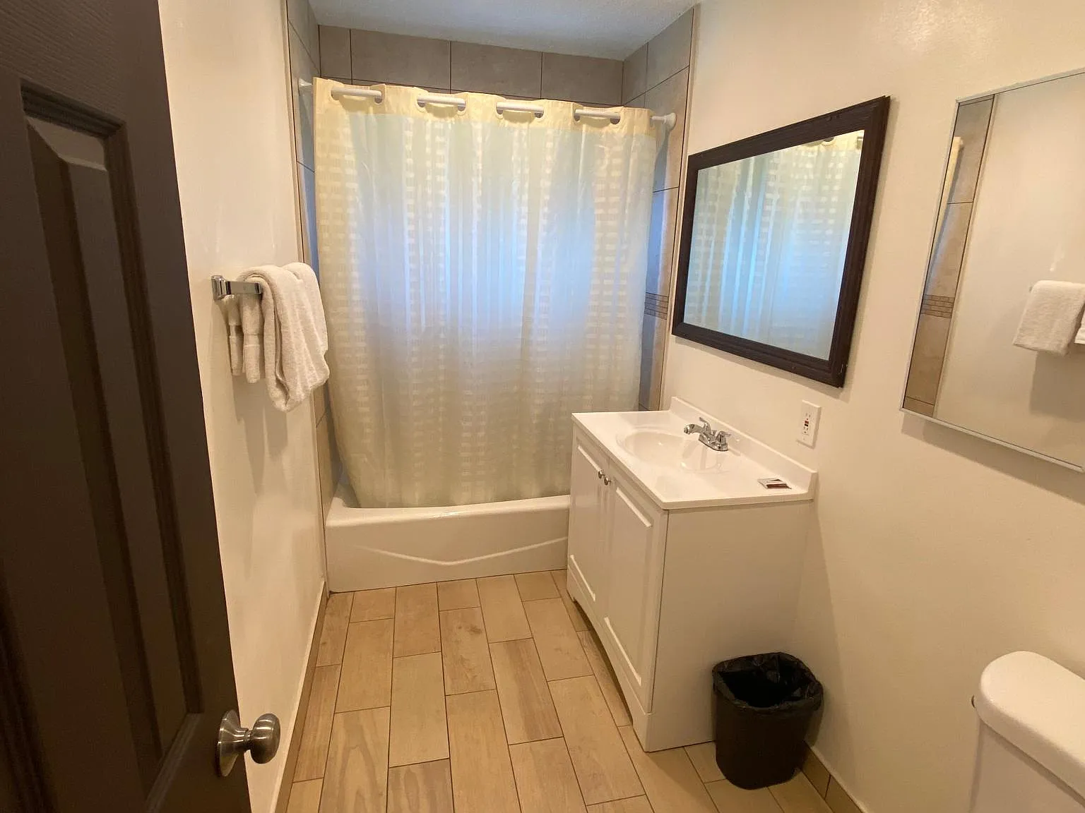 1 bed, 300 sqft, $2,200 — Photo 4