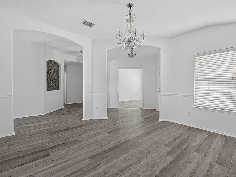 315 Waterlily Way — Photo 6