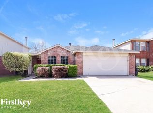 3955 Fox Run Dr, Fort Worth, TX 76123