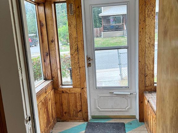 5th image of 254 Copper St