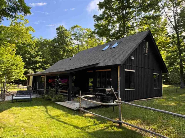 1718 N Lake Shore Dr, Harbor Springs, MI 49740